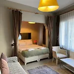 Hotel Chez Bore 3*