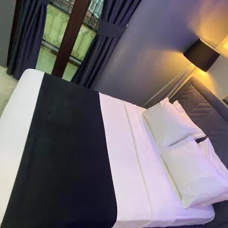 Chez Bore Hotel 3*