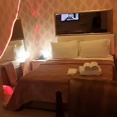 מלון Chez Bore 3*